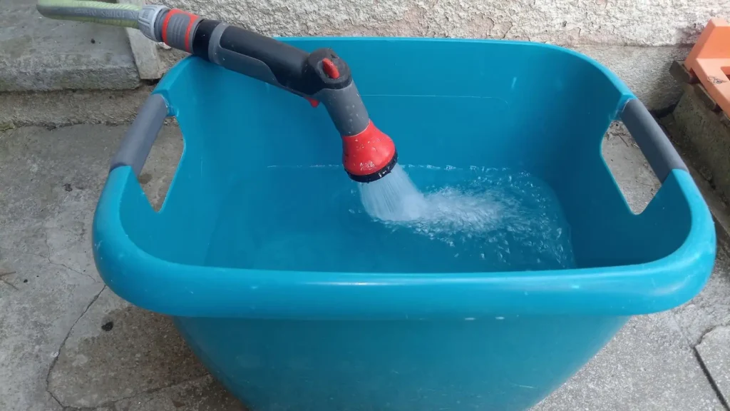 remplissage seau eau du robinet pour aquarium avant repos 24h